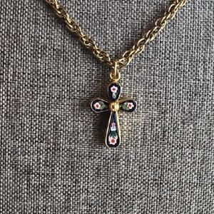 Elegant Gold Cross Pendant Necklace